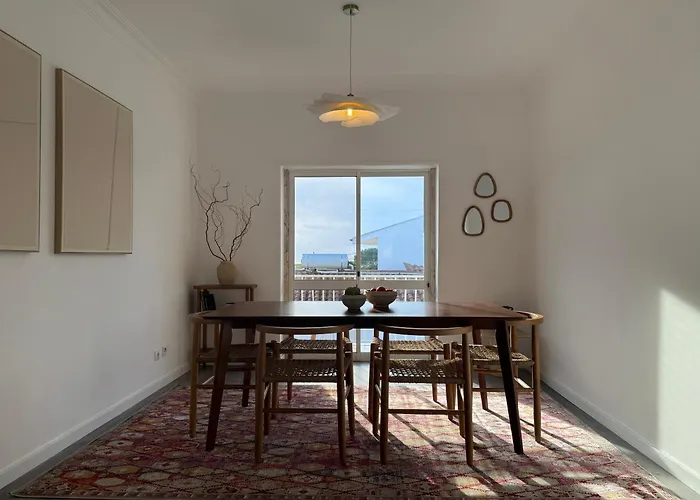 Stylish Ocean-view House Near Ericeira *