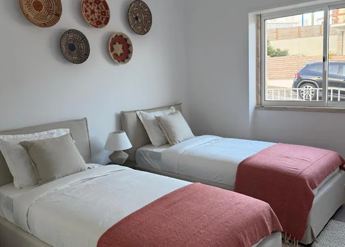 Stylish Ocean-view House Near Ericeira *