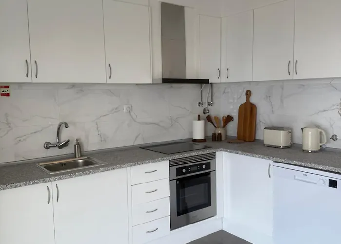 Stylish Ocean-view House Near Ericeira 公寓